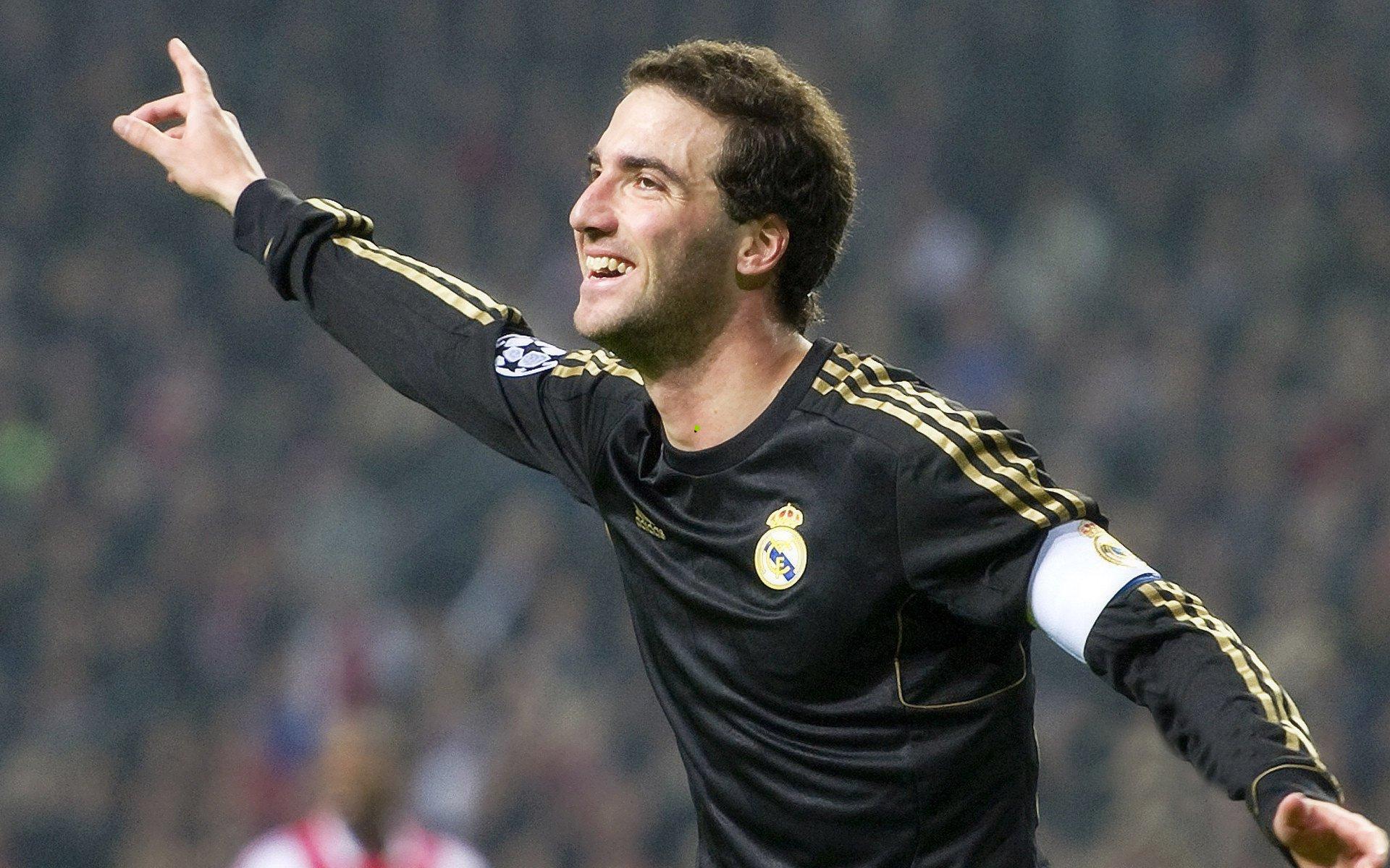 迪马利亚谦逊坦言，新星马斯坦托诺天赋超群；斯卡洛尼主帅成阿根廷队成功核心引擎