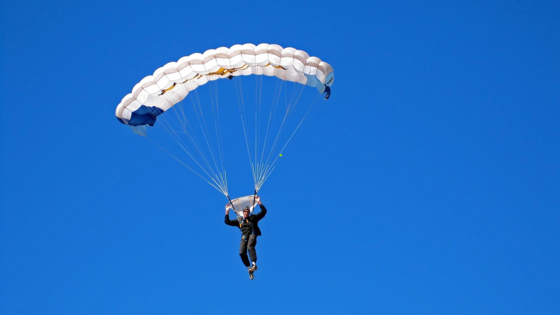 雷迪克深度剖析，里夫斯三分与禁区攻势无缝衔接，成防守端无解难题