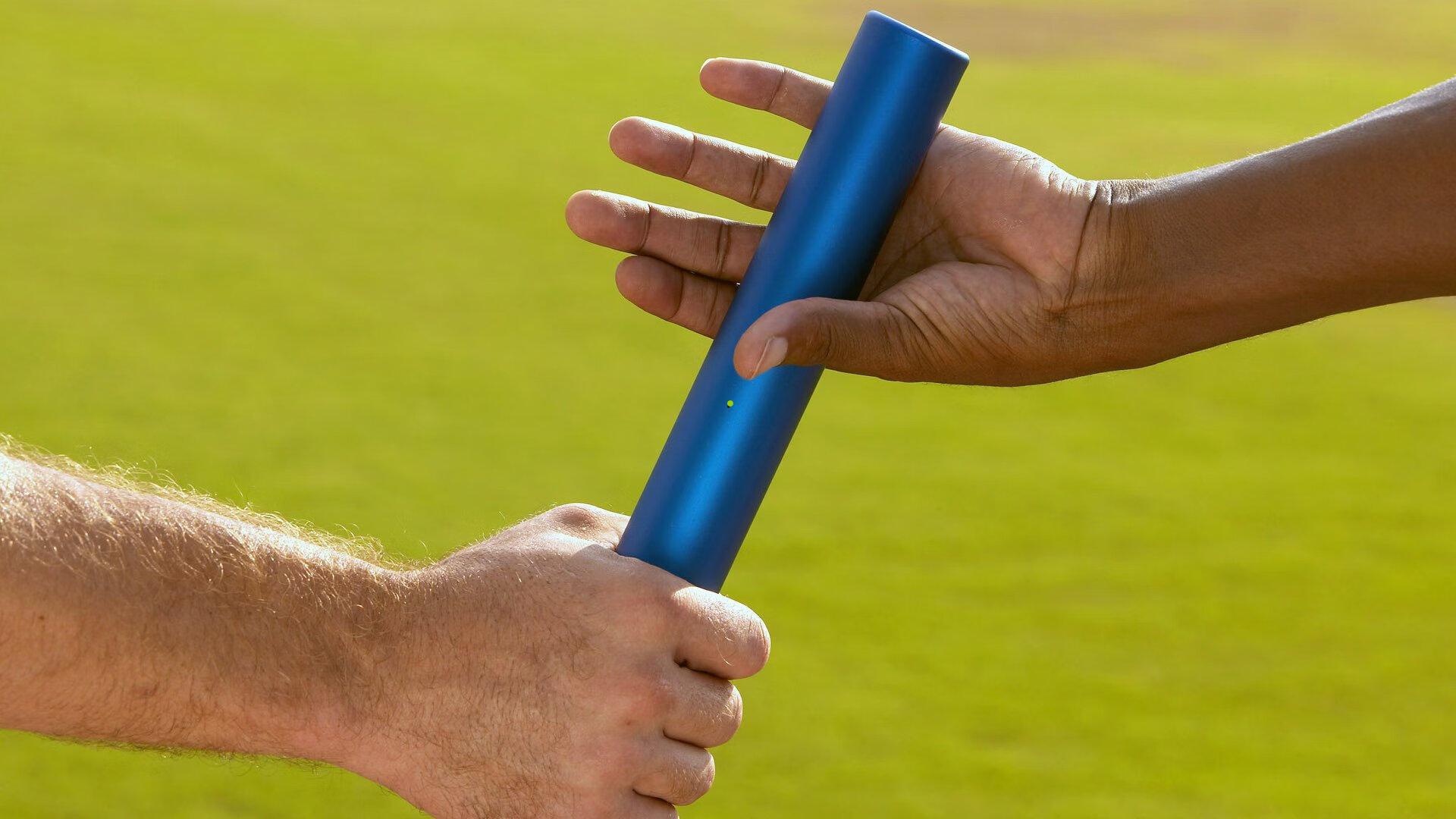 范戴克开场五分钟送点，解说员趣评被动抢篮板引热议